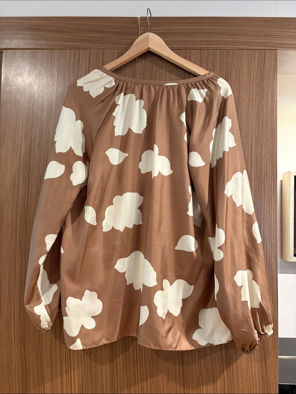 Theory: Petal Silk Puff Sleeve Blouse. Size M, Bright Camel - Picture 13 of 16